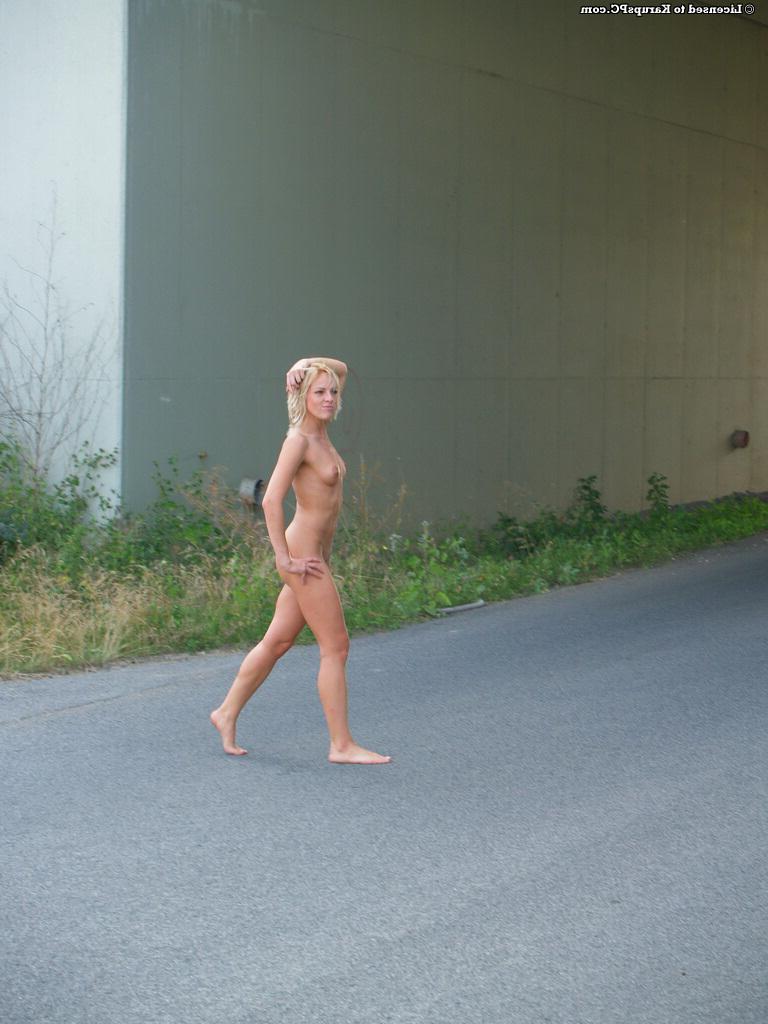 16P Playful amateur teen strips to flash her tight pussy outdoor
