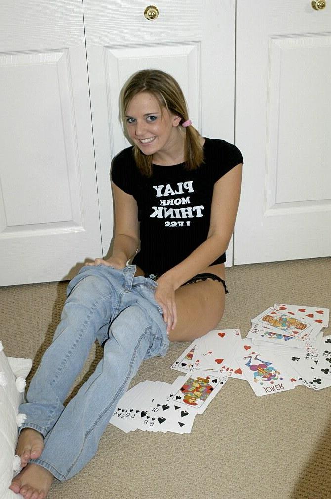 16P Pictures of teen model All About Ashley showing you her tits and pussy