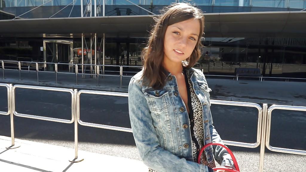 16P Foxy Di is taking off her tight jeans while all alone outdoor