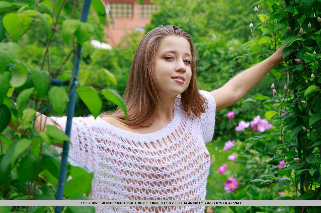 18P Pretty faced teen Taissia A flashing tiny boobs outdoors in the garden