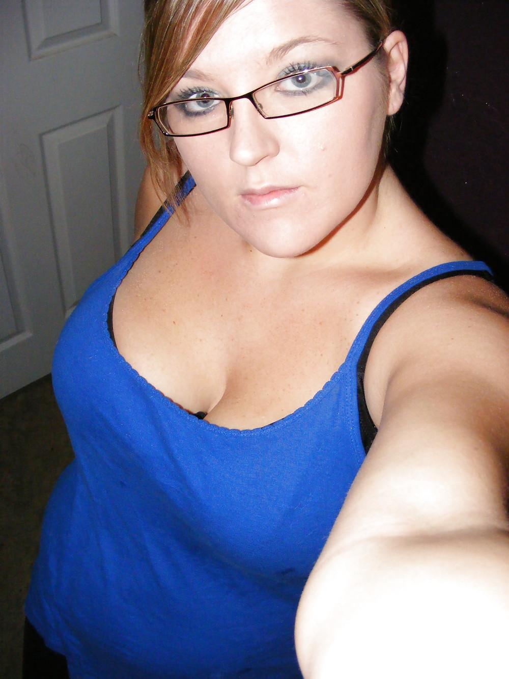 11P Cute Blond BBW Showing All