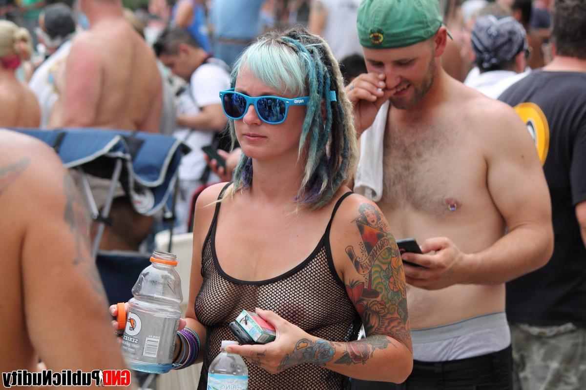 12P Lots of random people getting naked at this outdoor public nudity party