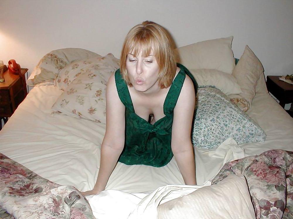 5P Nude wife jess at home showing all
