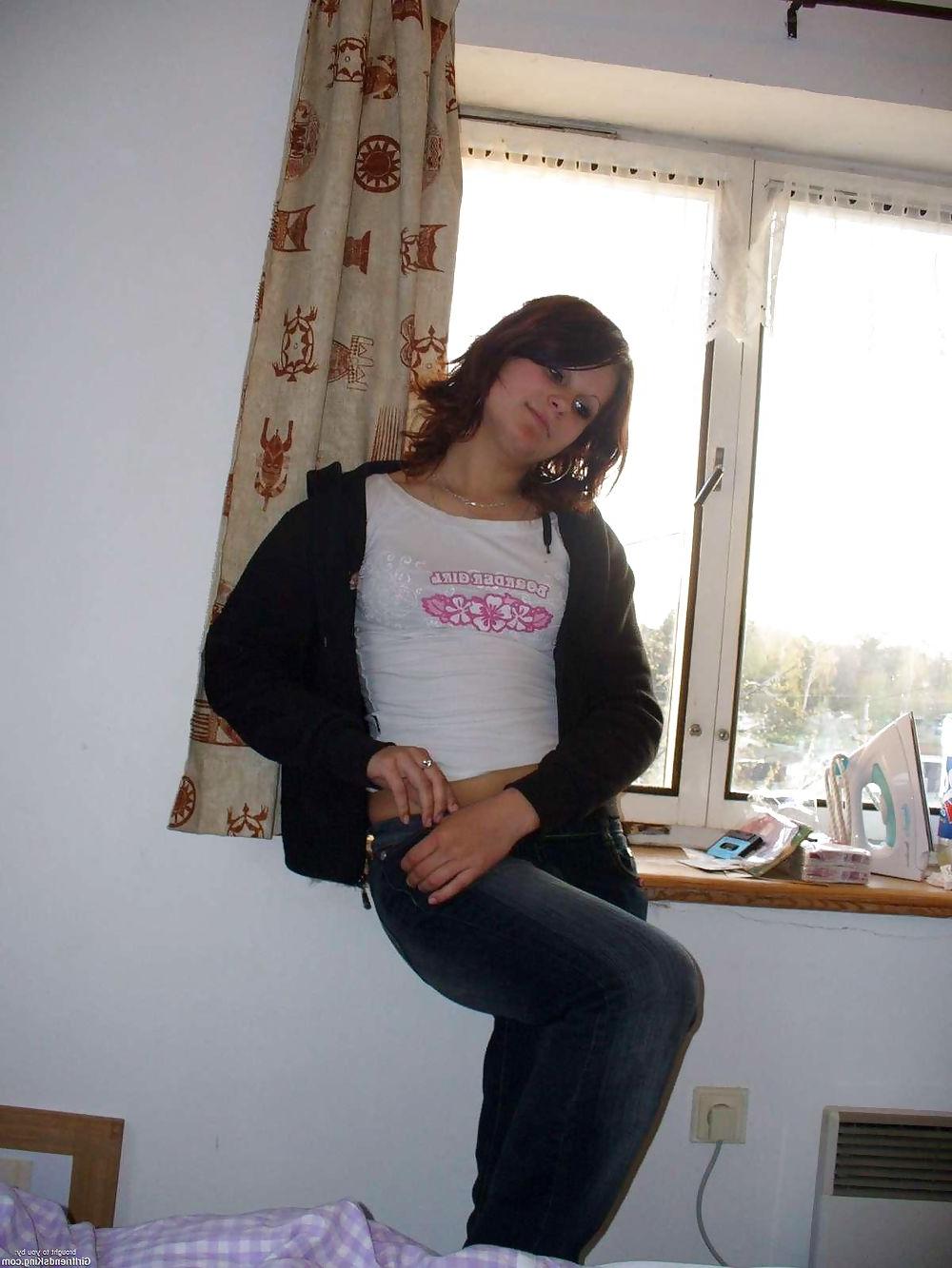 25P ExgfCol All of Shy Gothic Studentin (1of2)