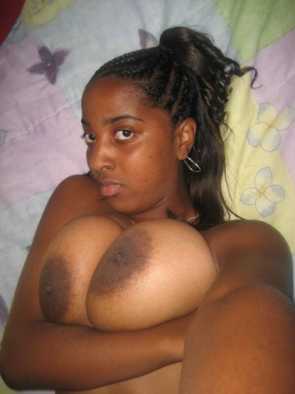 12P Big black nude boobs