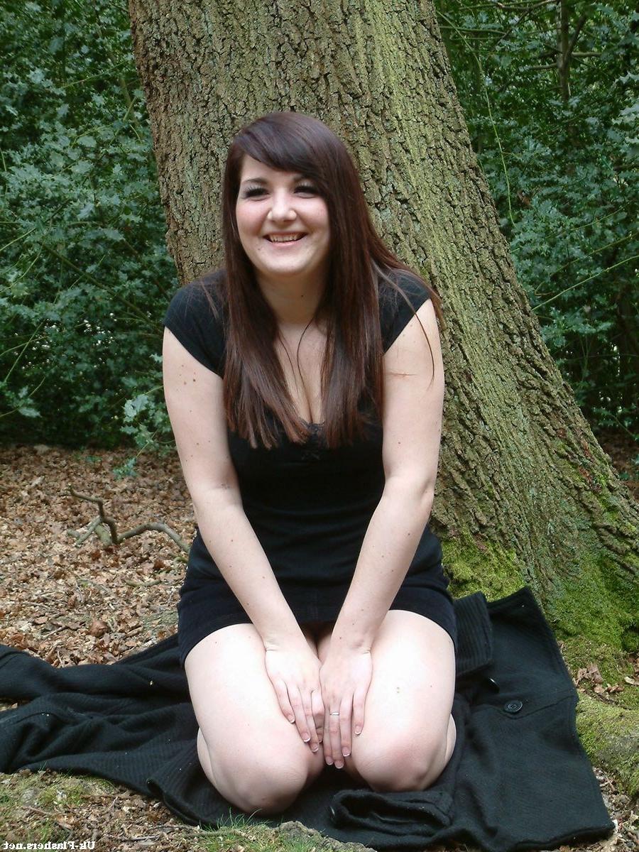 16P Cute amateur exhibitionist Dolly plays with her pussy outdoors o