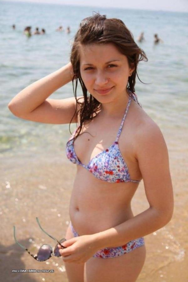 12P Selection of naughty amateur girlfriends posing outdoors