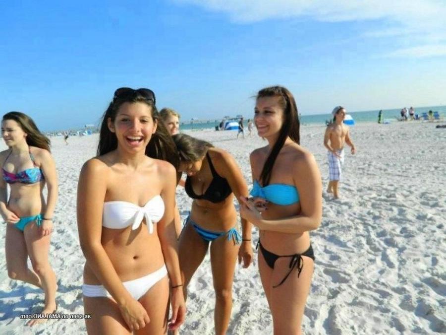 12P Selection of hot amateur bikini honeys posing outdoors