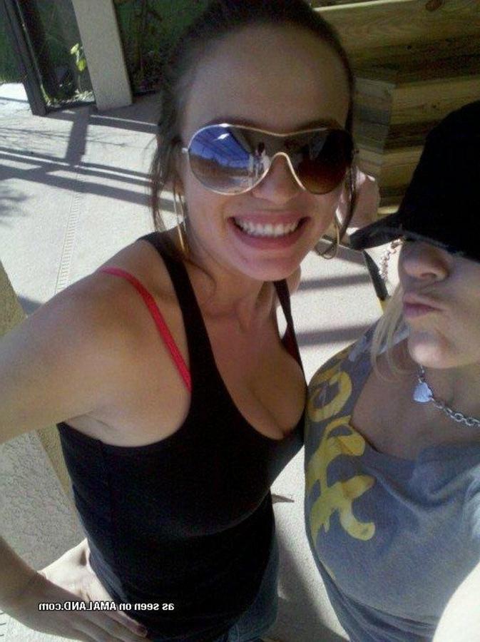 12P Compilation of sexy amateur girlfriends posing outdoors
