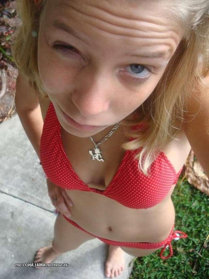 12P Compilation of an amateur teen posing sexy outdoors