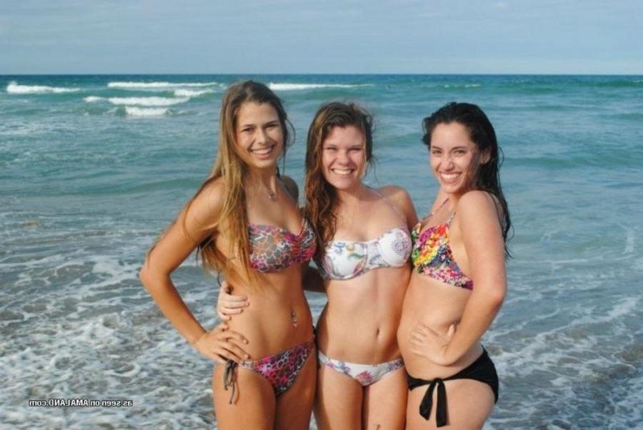 12P Selection of sexy bikini honeys posing outdoors
