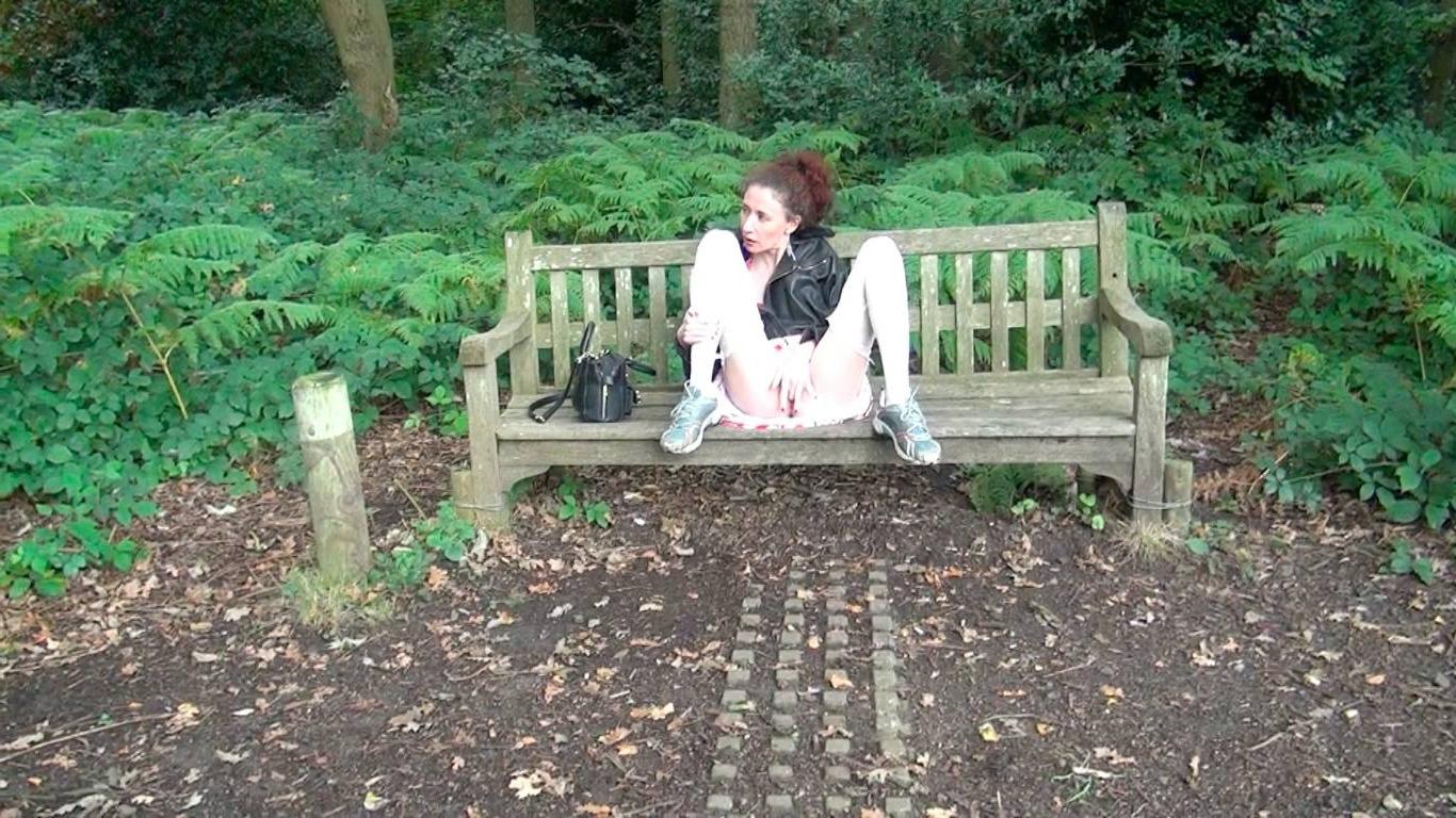 16P Mature flasher Scarlets outdoor exhibitionism 