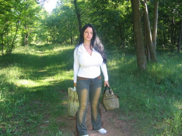 15P Busty amateur Joanna flaunting humongous tits outdoors