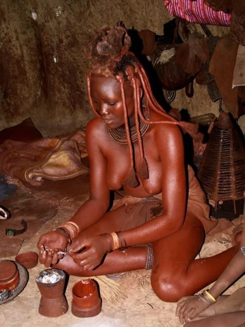 20P babes from african tribes posing nude