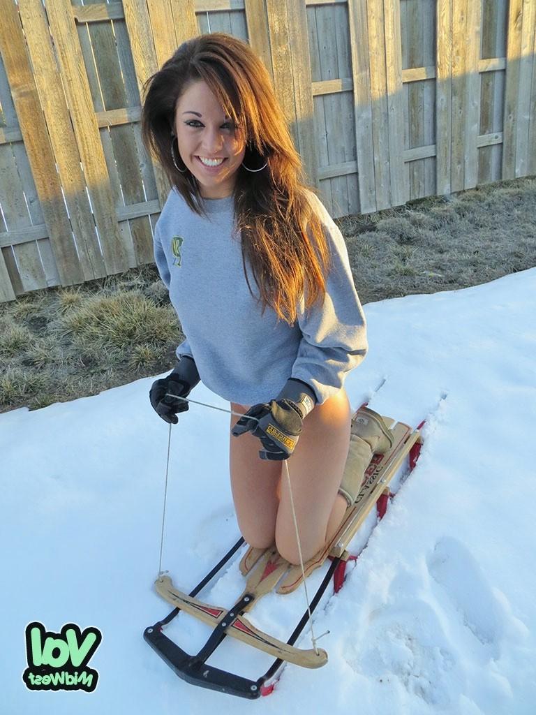 16P Amateur midwest teen nude outdoors in snow