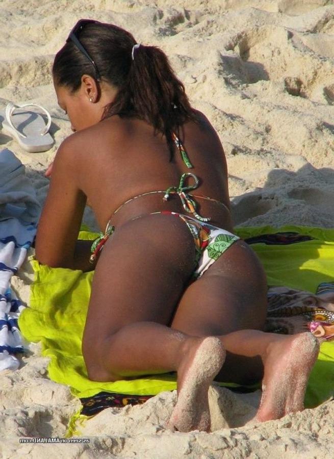 12P Compilation of sexy amateur chicks posing outdoors