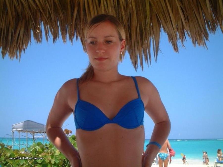 12P Amateur sexy babes posing for their pals outdoors