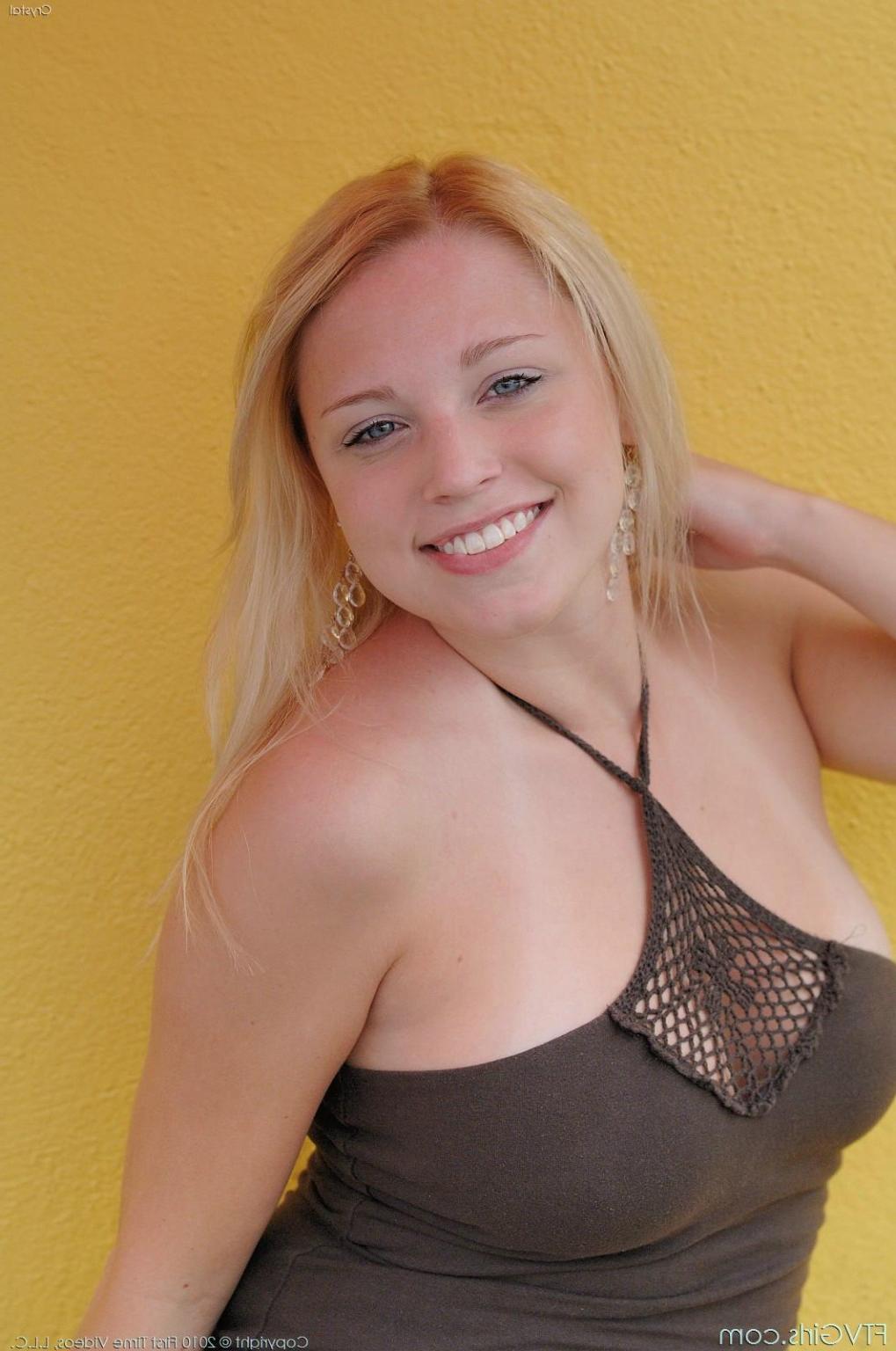 25P Real 19yo busty amateur exposed outdoor and masturbate