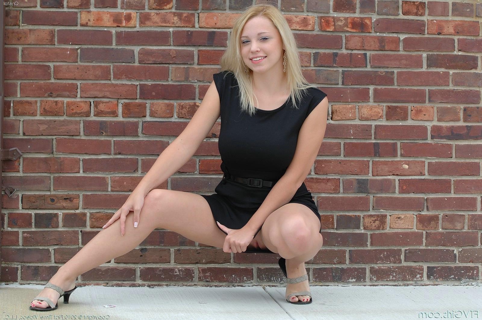 25P Real 19yo busty amateur exposed outdoor and masturbate