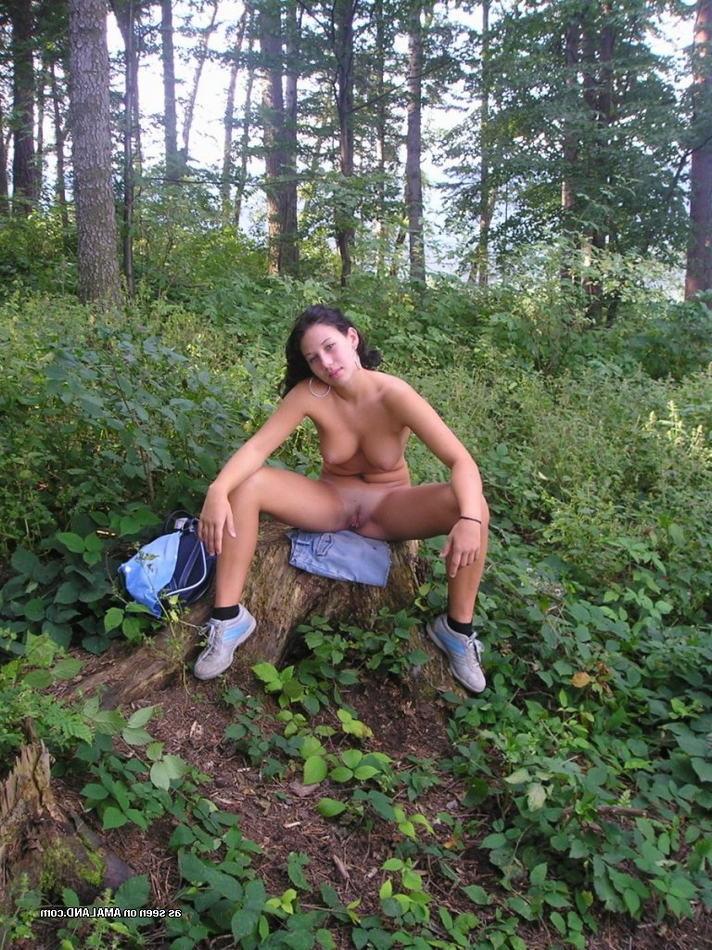15P Amateur teen girlfriend spreading pussy outdoors