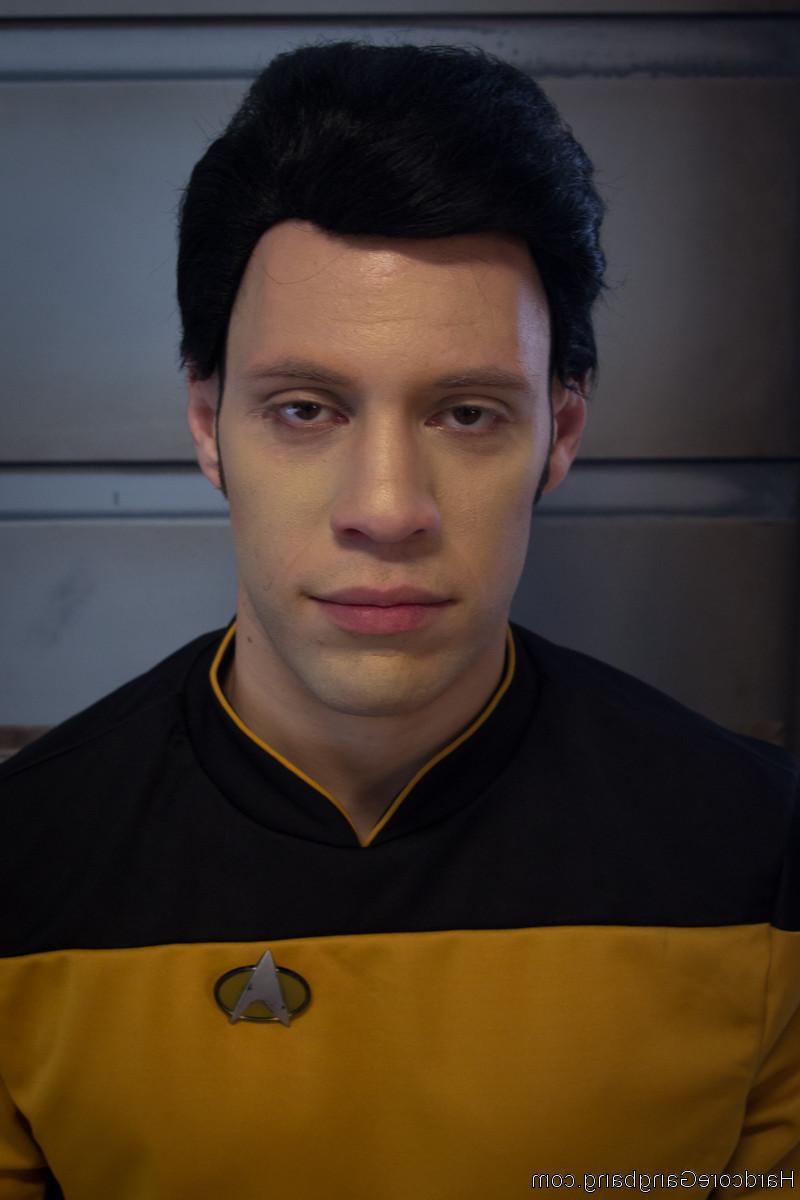 20P Unbeknownst to the crew, The Enterprise has an alien stowaway and she has only o