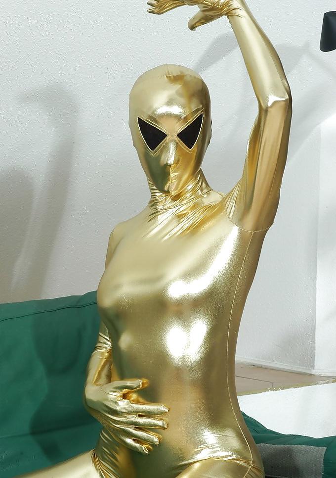 8P Golden alien zentai 