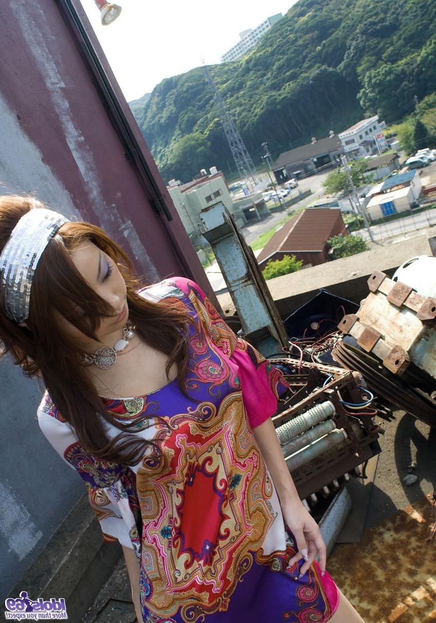 16P Lovely teen Risa has a sexy ass she shows off