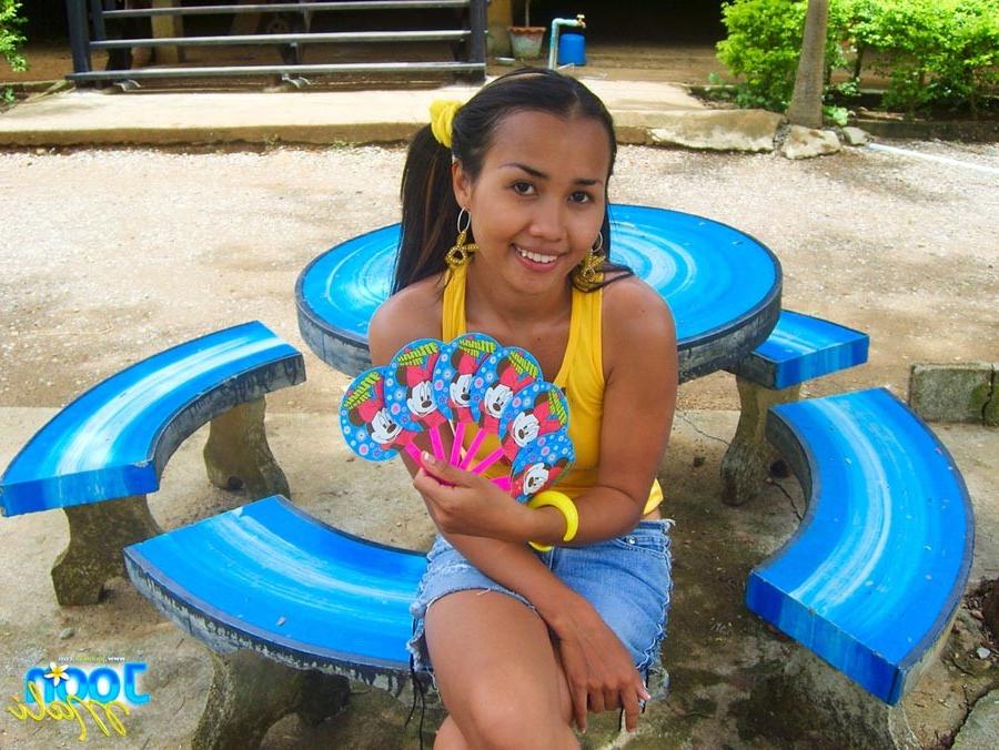 16P Thai asian teen girl outdoors