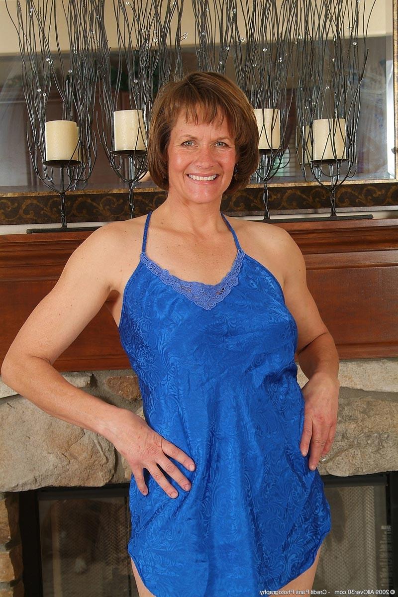15P Horny all natural mature strips naked at home