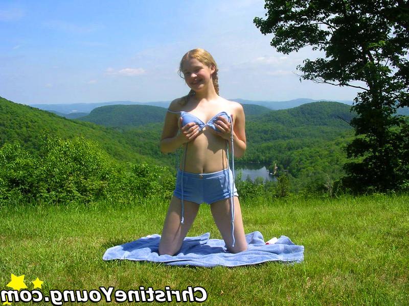 16P sweet blonde teen posing on all fours