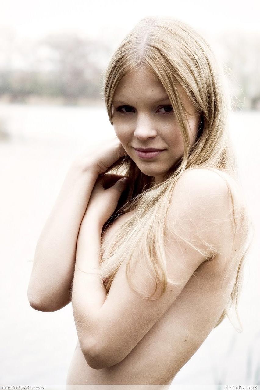 16P Erotic teen beautynude outdoors by the lake