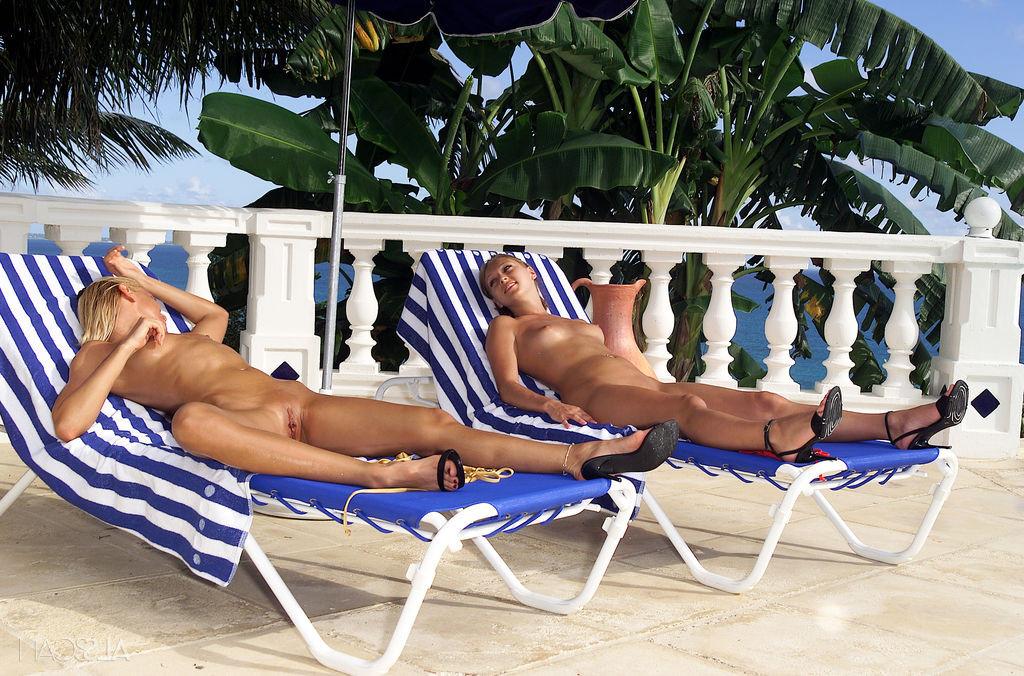 16P Sexy Bikini Lesbians Playing Outdoor