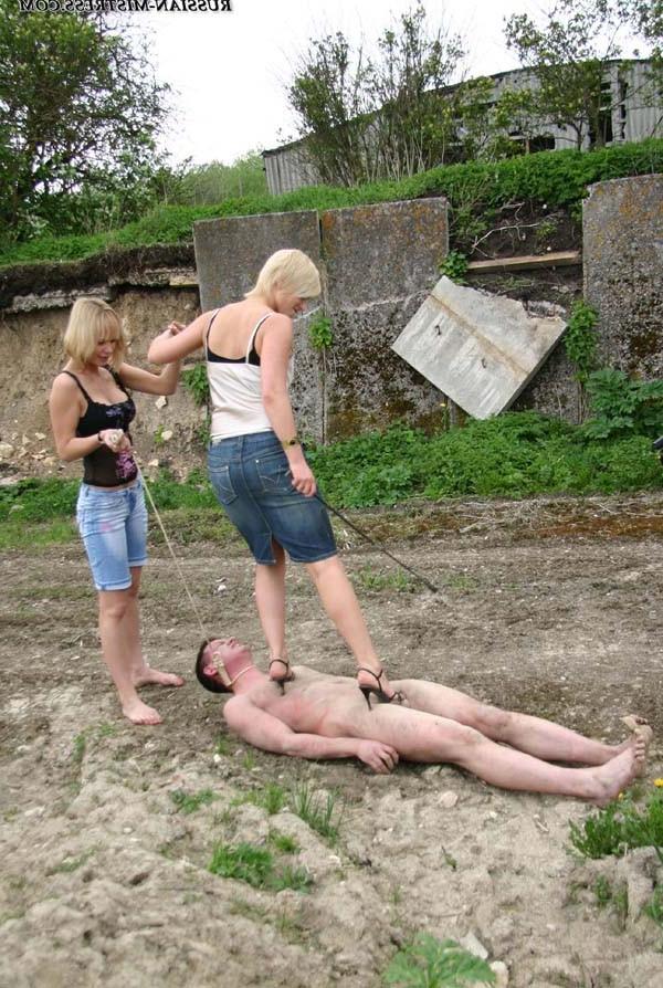 16P Wild countryside trample and pee outdoor picture gallery won't leave you cold