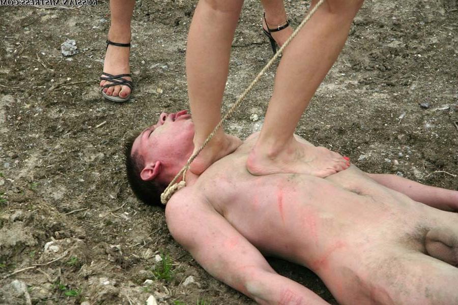 16P Wild countryside trample and pee outdoor picture gallery won't leave you cold