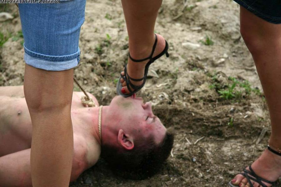 16P Wild countryside trample and pee outdoor picture gallery won't leave you cold