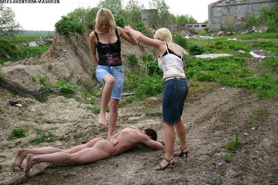 16P Wild countryside trample and pee outdoor picture gallery won't leave you cold