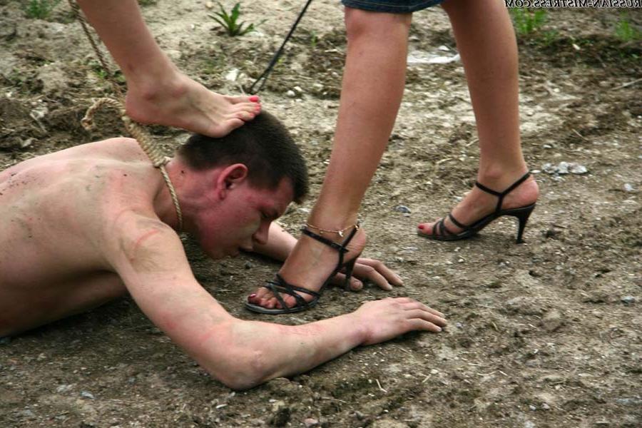 16P Wild countryside trample and pee outdoor picture gallery won't leave you cold