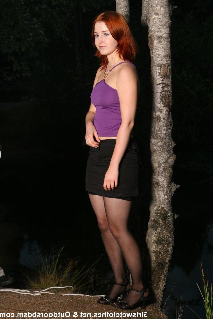 25P Sexy wet-look outdoors bondage.