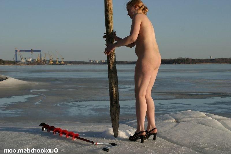 16P Freezing cold bondage outdoor on ice