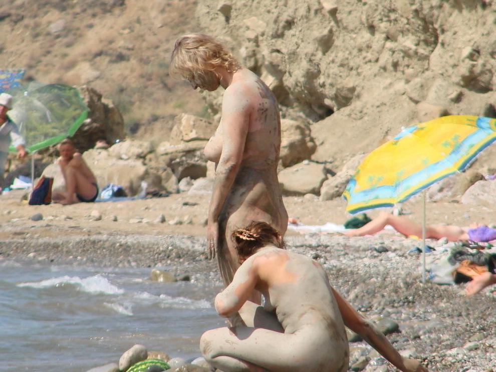 15P Naked teen nudist turns all the men on here