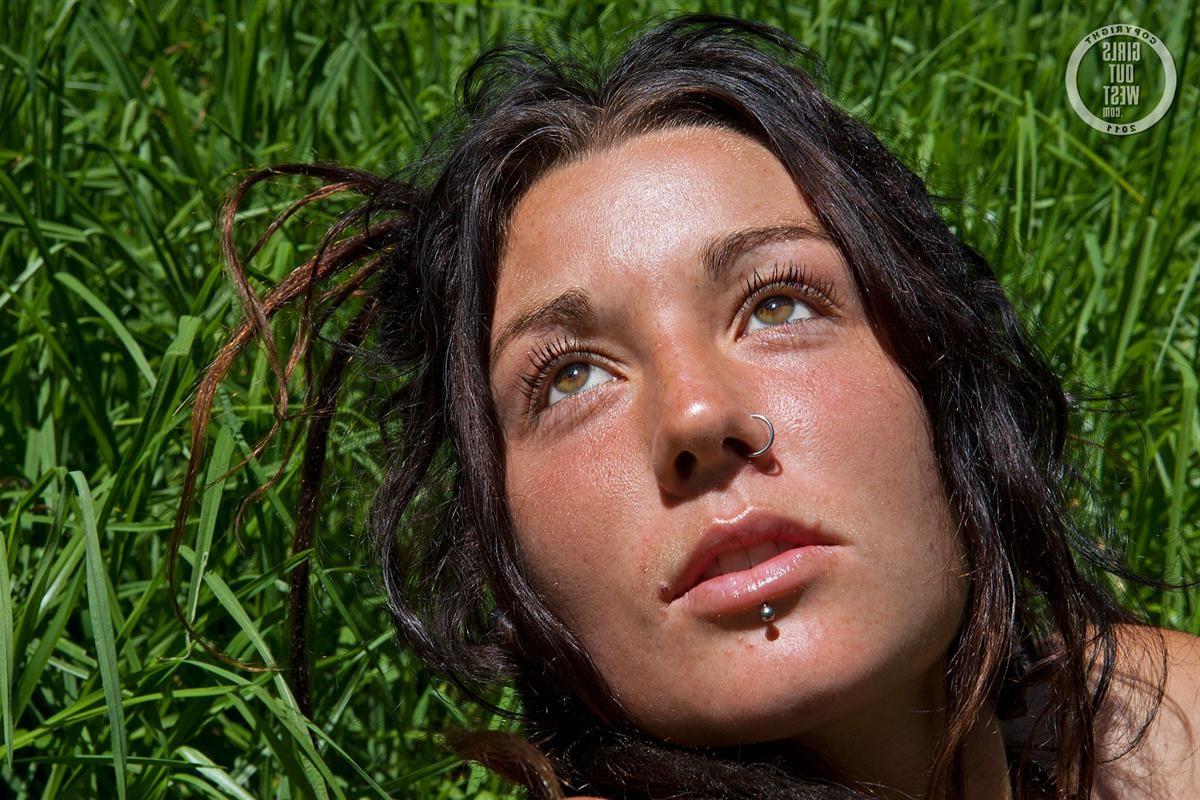 16P Australian amateur hippie chick getting naked in the outdoors