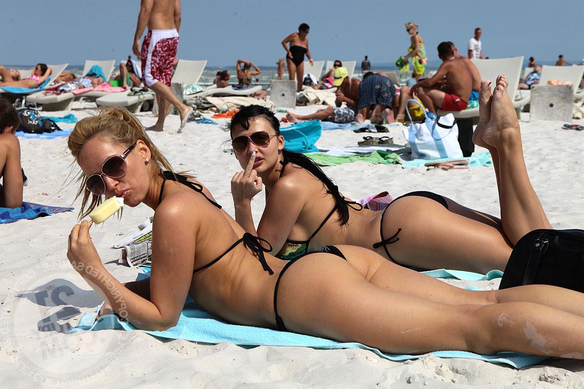 24P Ever wondered how a real porn star spends her days Feel free to come on in, then