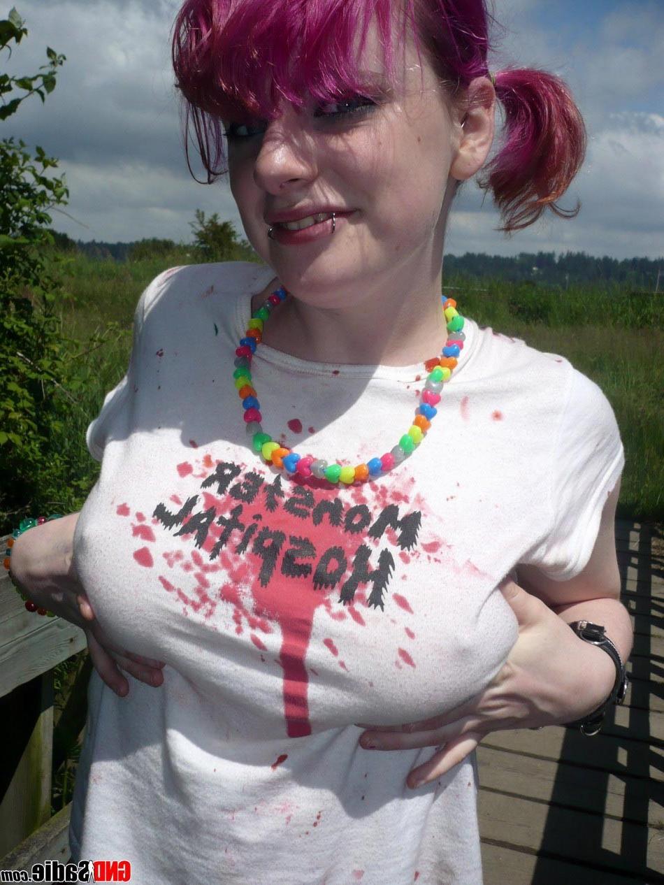 16P Alt punk girl Sadie stripping outdoors