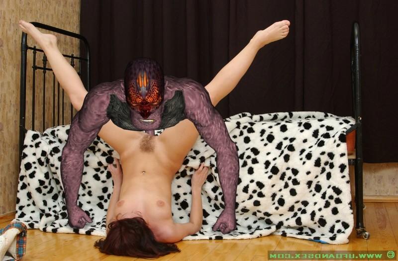 15P Brunette getting boned by big alien cock