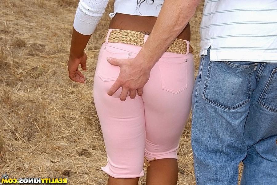 16P All natural black amateur banged hard at a picnic