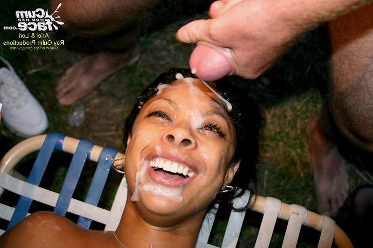 16P Menina negra ao ar livre gangbang e gozada
