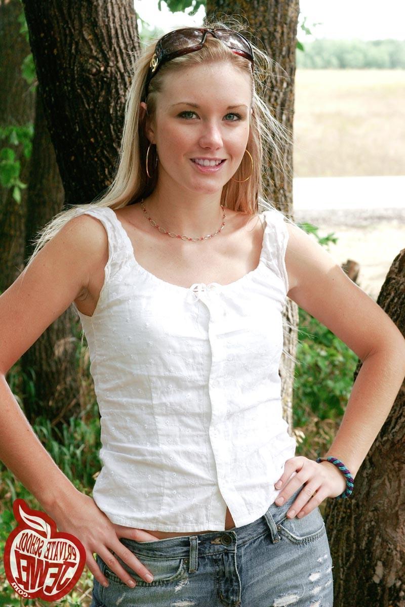 16P Cute blonde teen girl outdoors