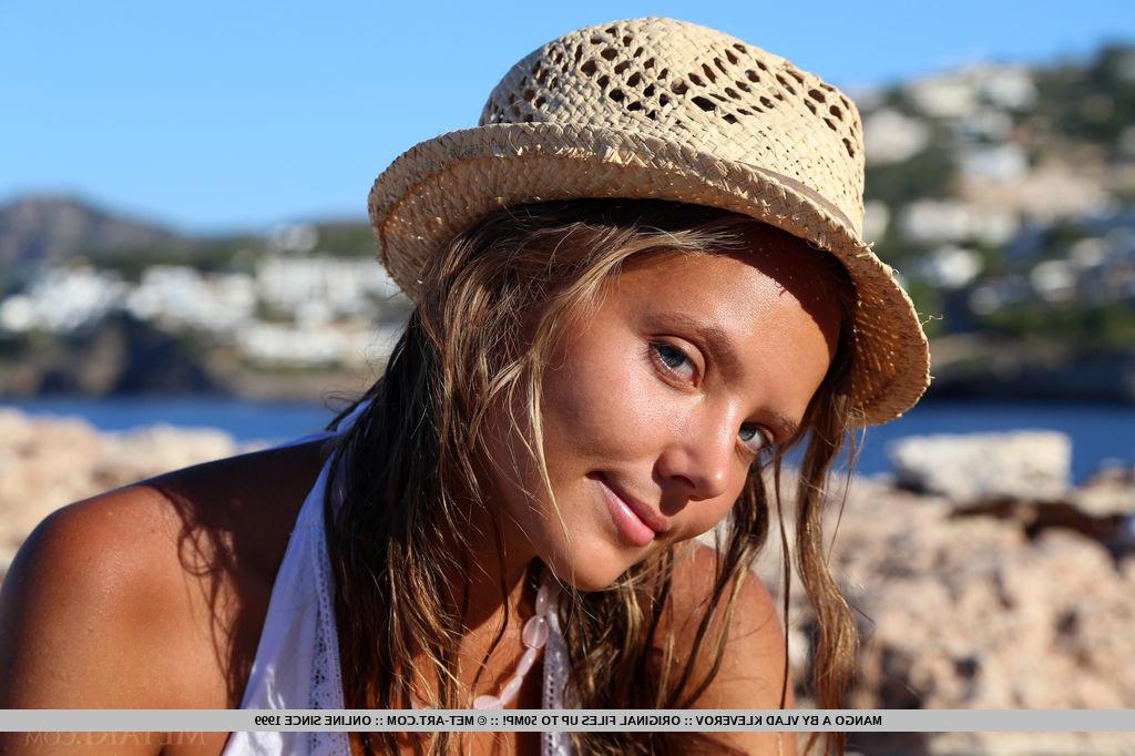 18P Hot blonde teen nude outdoor