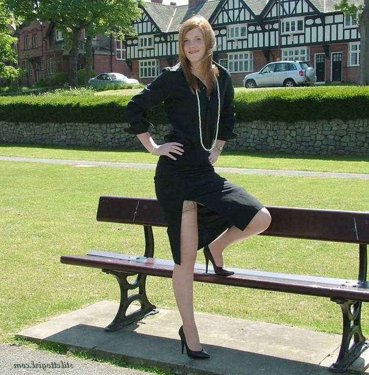 15P Stiletto girl in stockings posing outdoors