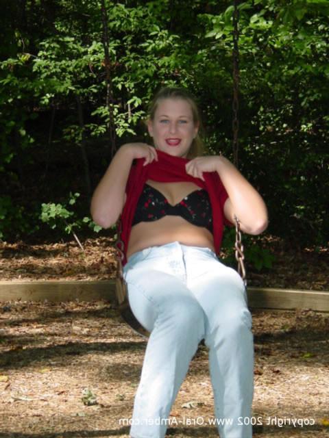 16P Outdoor amateur blowjob and cumshot